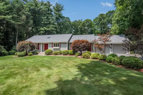 50 Daventry Hl, Avon, CT 06001