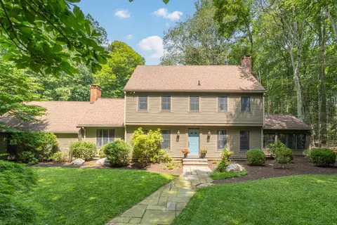 630 Nortontown Rd, Guilford, CT 06437