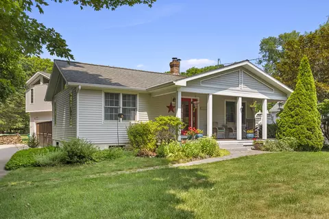 122 Sill Ln, Old Lyme, CT 06371