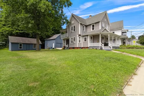 82 Woodstock Ave, Putnam, CT 06260