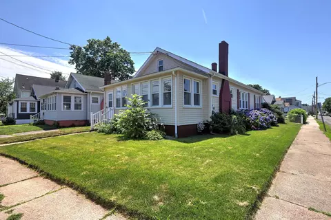 84 1st Ave, West Haven, CT 06516