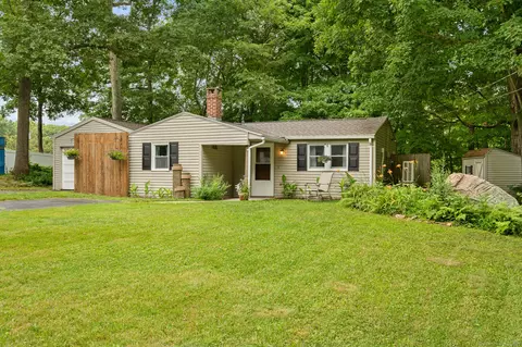 37 Lake St, Ledyard, CT 06339