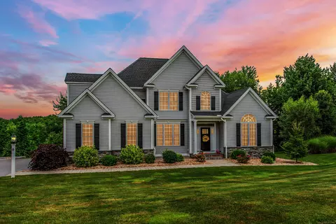 8 Wyndham Ln #8, Burlington, CT 06013