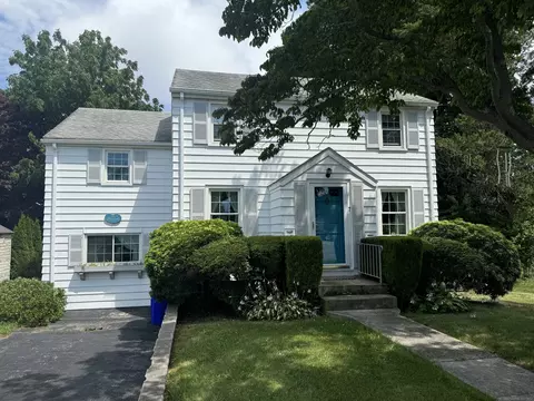 7 Dart St, New London, CT 06320