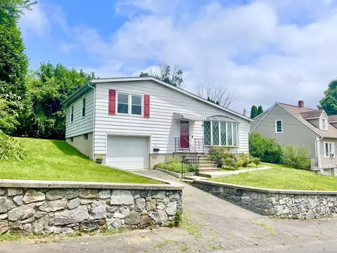 25 Marshall Ave, Naugatuck, CT 06770