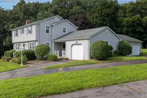 28 Skyline Dr, East Hartford, CT 06118