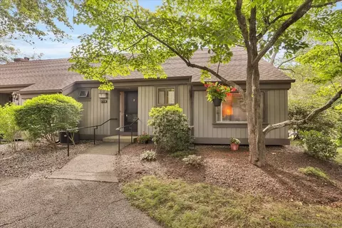 479 Heritage Vlg #B, Southbury, CT 06488