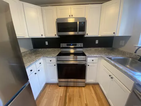 845 Blackstone Vlg #845, Meriden, CT 06450