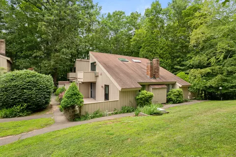 49 Mohawk Trl #49, Guilford, CT 06437