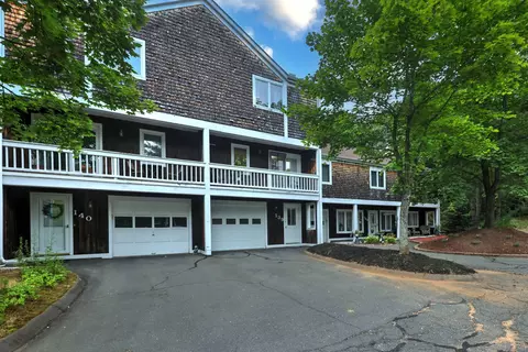 139 Songbird Ln, Farmington, CT 06032