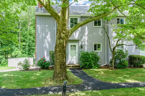 7 Monika Ln, Brookfield, CT 06804
