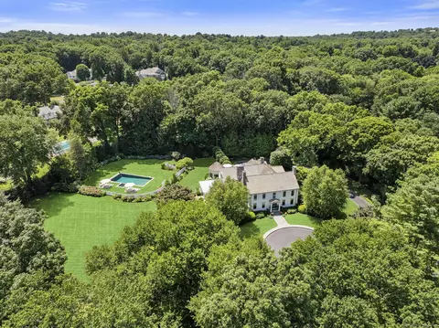 583 Silvermine Rd, New Canaan, CT 06840