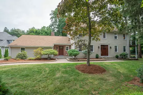 81 Pheasant Hill Dr, West Hartford, CT 06107