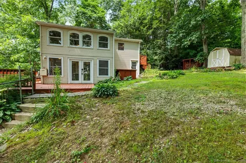 1 Cedar St, Ellington, CT 06029