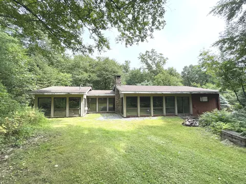 16 Town Line Hwy N, Watertown, CT 06795