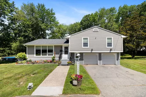 45 Skyview Ln, Waterbury, CT 06708