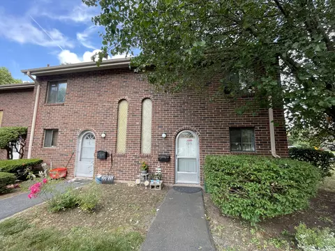 26 Wakefield Cir #26, East Hartford, CT 06118