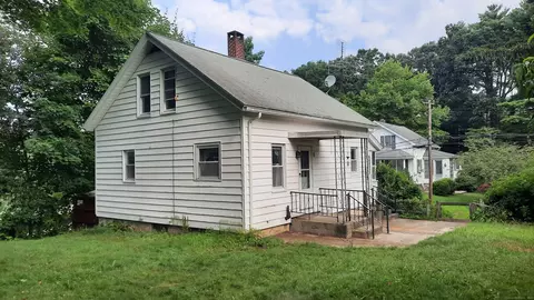 72 Vandale St, Putnam, CT 06260