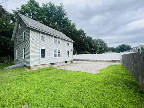 48 School St, Killingly, CT 06239