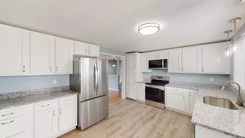 16 E Hebron Tpke, Lebanon, CT 06249