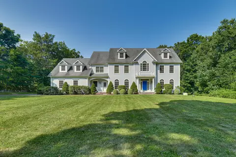 19 Old Sow Rd, Easton, CT 06612
