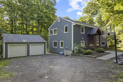 104 Punkup Rd, Oxford, CT 06478