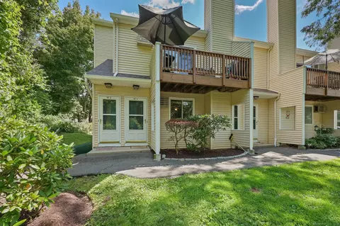8 Rose Ln #36-2, Danbury, CT 06811