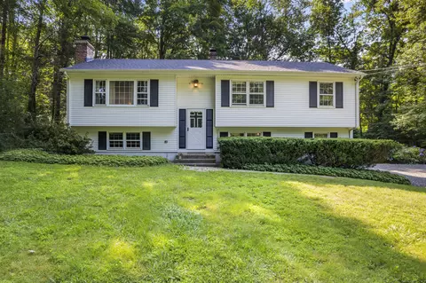 1662 Route 80, Guilford, CT 06437