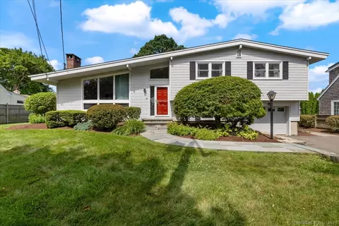 19 Seacrest Rd, Old Saybrook, CT 06475