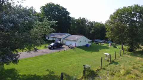 130 Gillette Rd, New Hartford, CT 06057