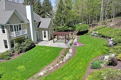 185 Hoyt St, Darien, CT 06820