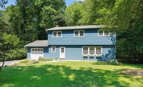 44 Norman Dr, Gales Ferry, CT 06335