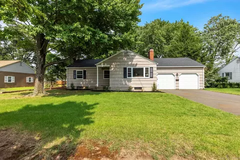 286 Old County Rd, Windsor Locks, CT 06096