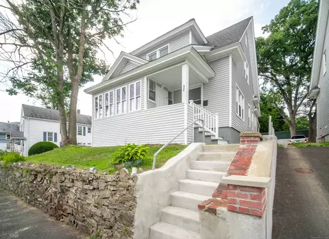 52 Bronx Ave, Bridgeport, CT 06606