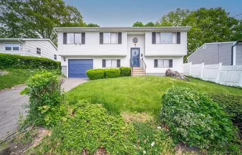 132 Benefit St, Waterbury, CT 06704