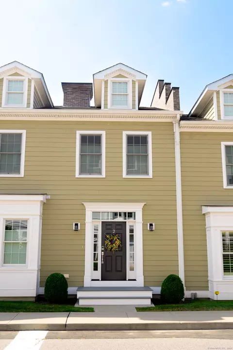 45 Hope St #2, East Lyme, CT 06357