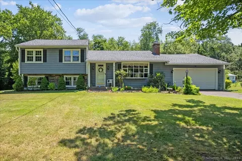 814 Clintonville Rd, Wallingford, CT 06492