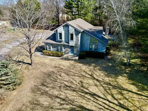 162 Pequot Trl, Stonington, CT 06379