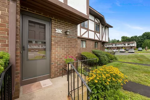 512 Cedar Hollow Dr #512, Rocky Hill, CT 06067