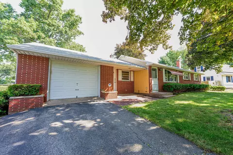 37 Play Rd, Enfield, CT 06082