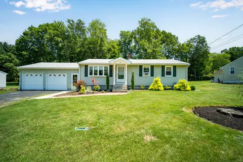 12 Doris St, Unionville, CT 06085