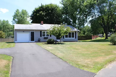 153 Mohawk Dr, Wallingford, CT 06492