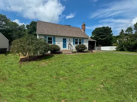 13 Wood Dr, Enfield, CT 06082