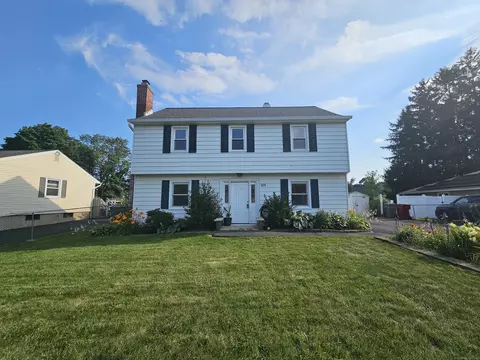 109 Sunburst Rd, Naugatuck, CT 06770