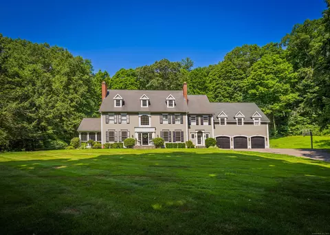 5 Summerwood Rd, Simsbury, CT 06092