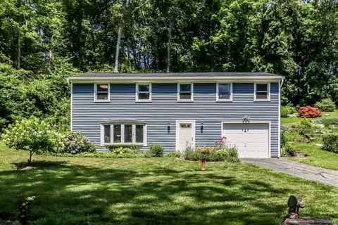 68 Portland Ave, Redding, CT 06896