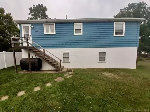 18 Louise St, Waterford, CT 06385
