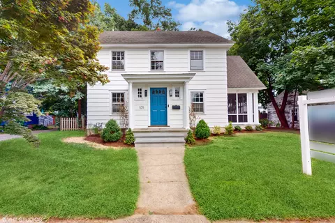 105 Pierce Ave, Bridgeport, CT 06604