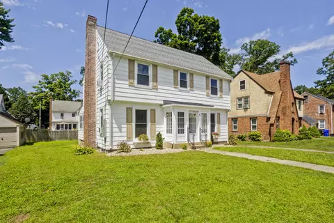 60 Rencelau St, Springfield, MA 01118