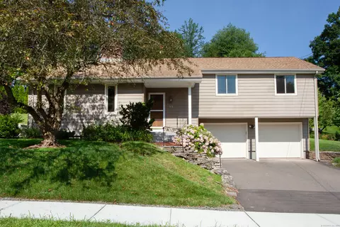 33 Florence Rd, Bloomfield, CT 06002